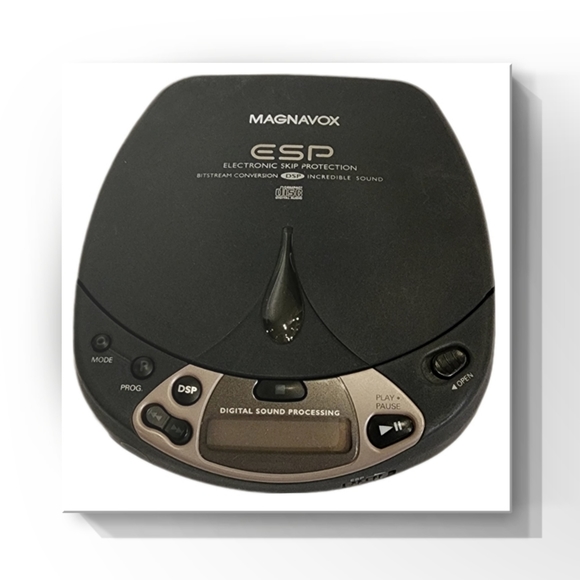 Magnavox Portable CD Player - Picture 1 of 15